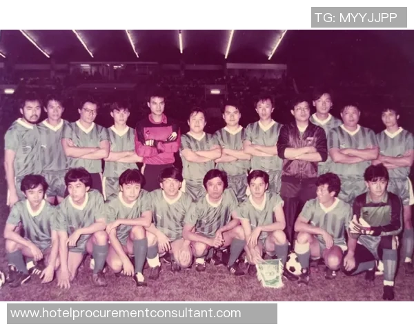 与足球明星合影的那些瞬间你知道他们的名字吗